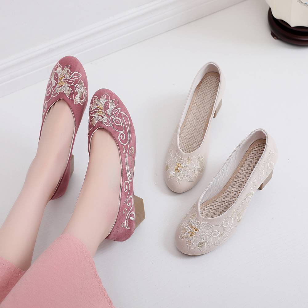 2026 Women's Wine Red & Beige  - Embroidery Style incelemesi ve fiyatı