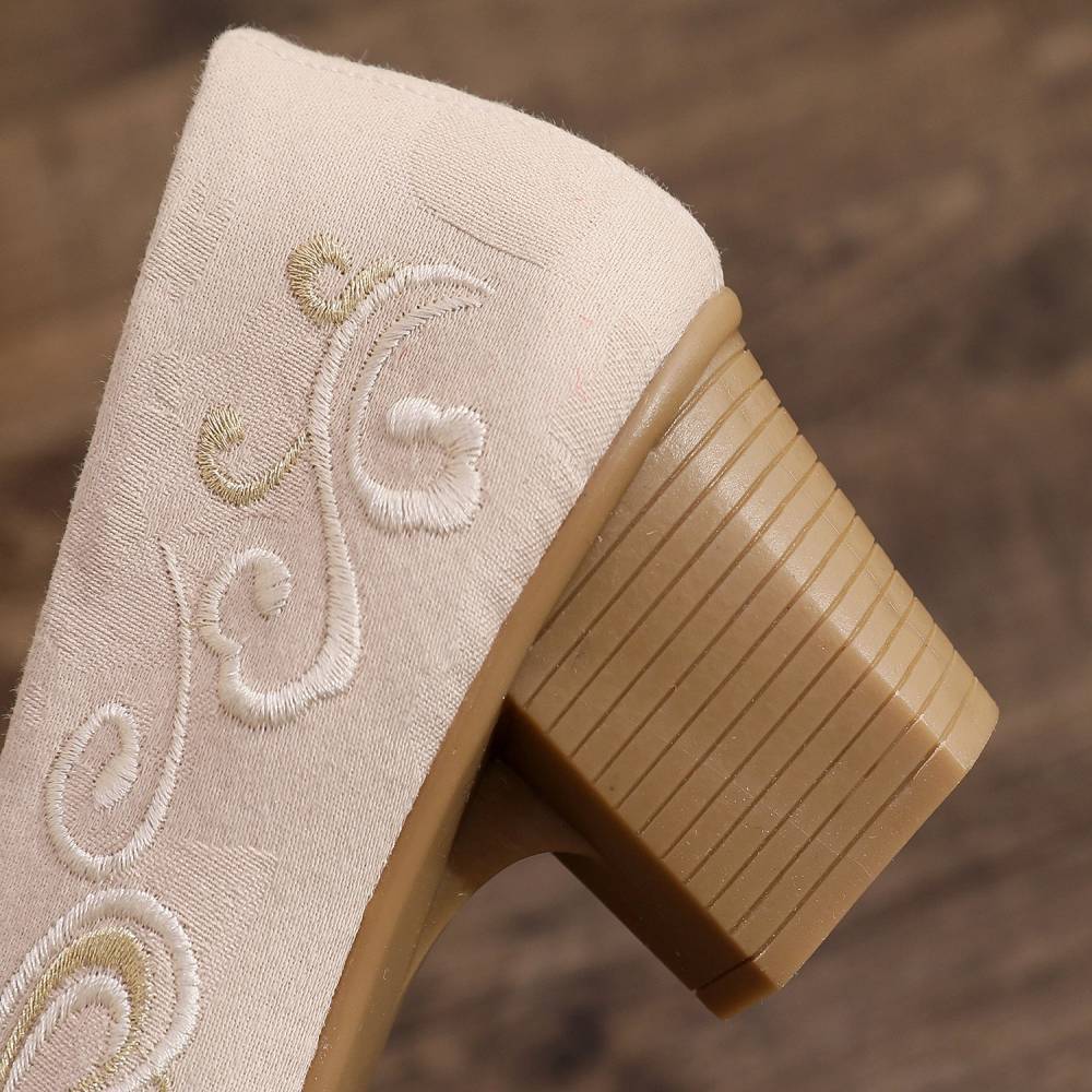 2026 Women's Wine Red & Beige  - Embroidery Style incelemesi ve fiyatı