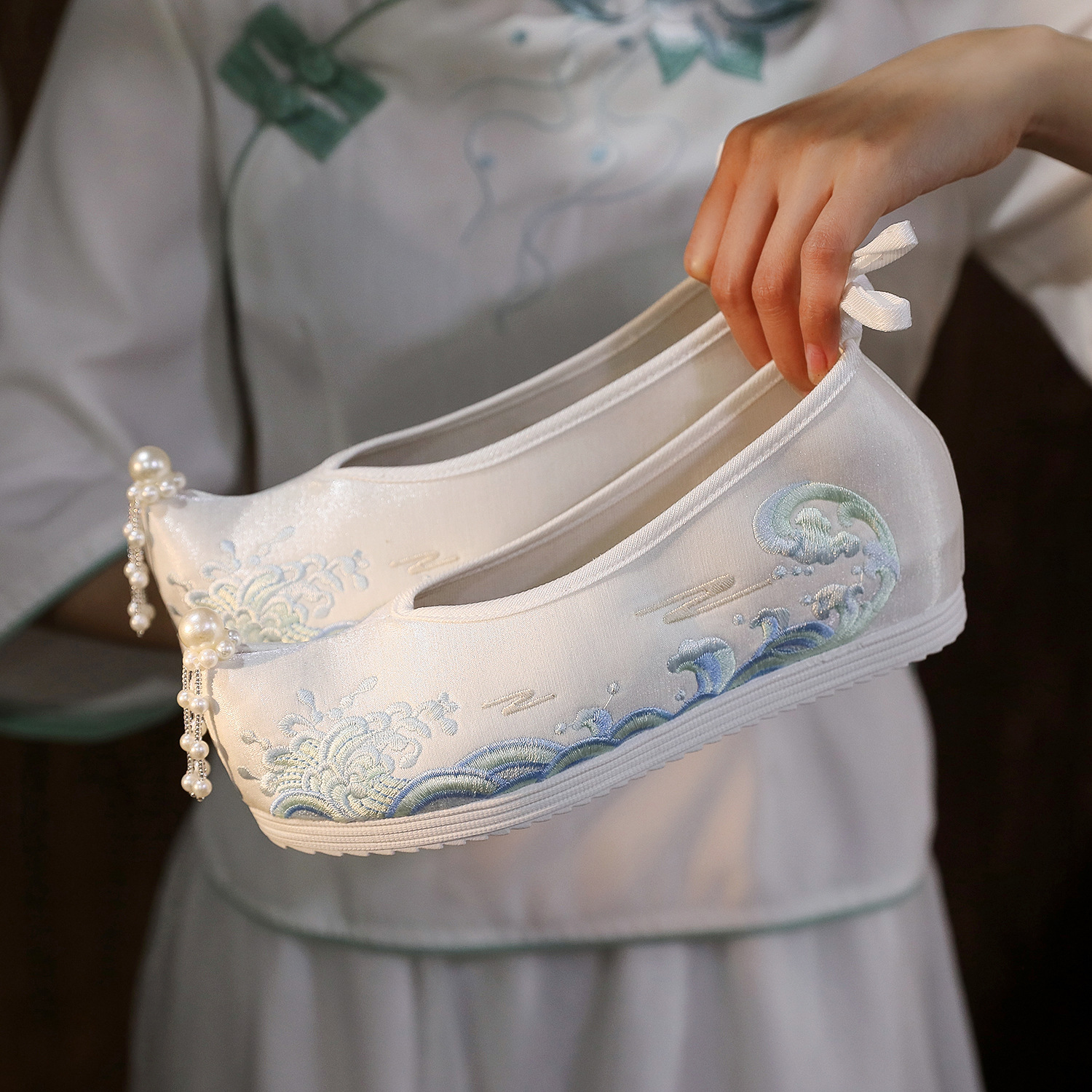 Waves Hanfu Shoes Female Embro - Embroidery Dress incelemesi ve fiyatı