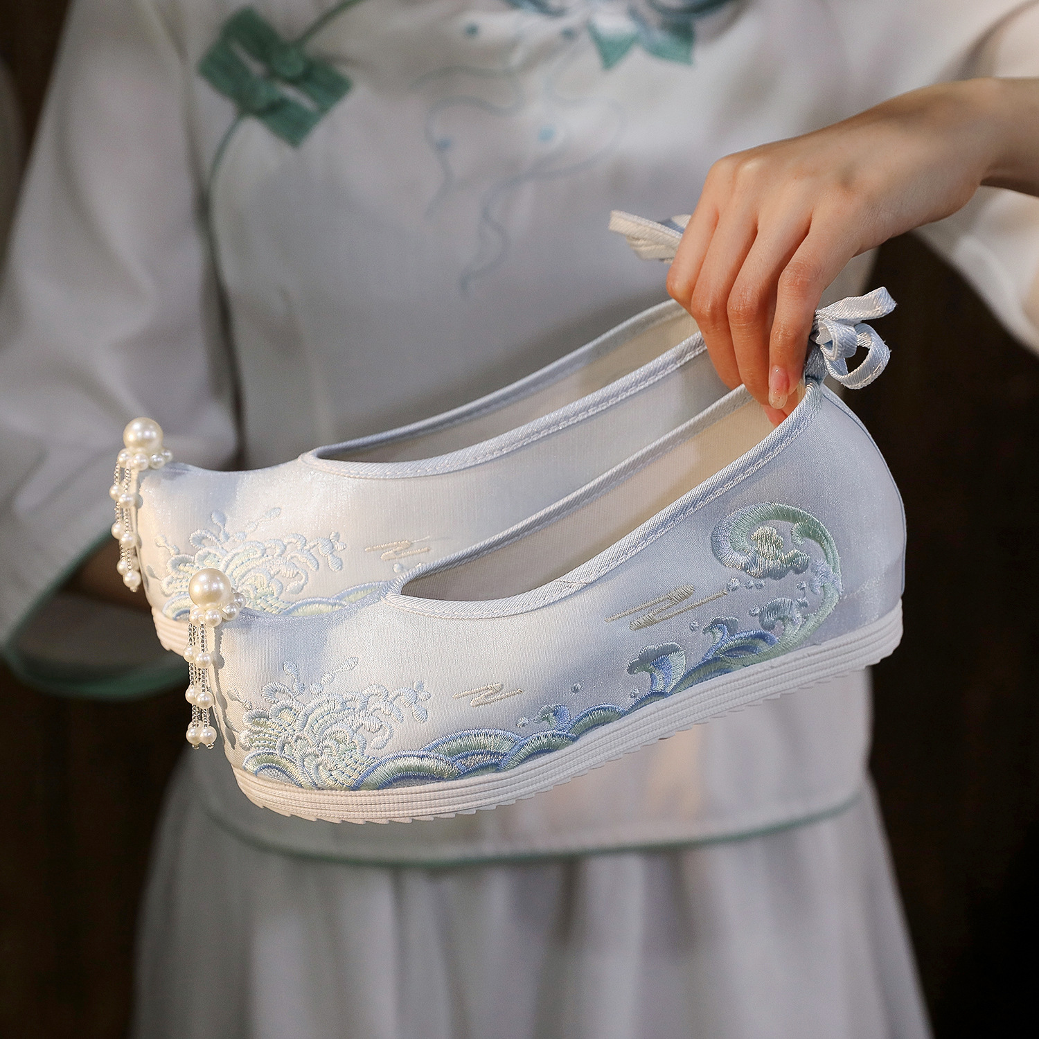 Waves Hanfu Shoes Female Embro - Embroidery Dress incelemesi ve fiyatı