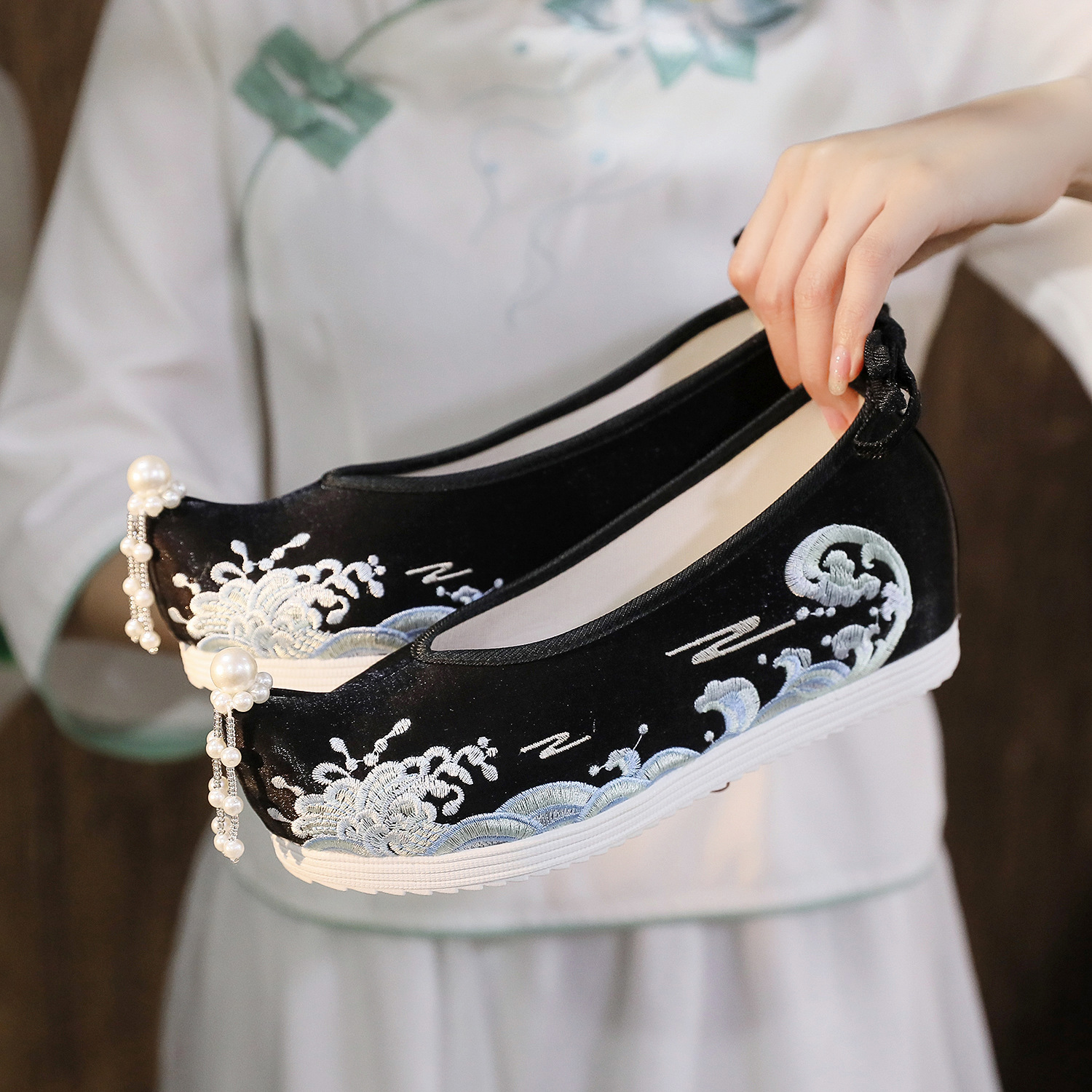 Waves Hanfu Shoes Female Embro - Embroidery Dress incelemesi ve fiyatı